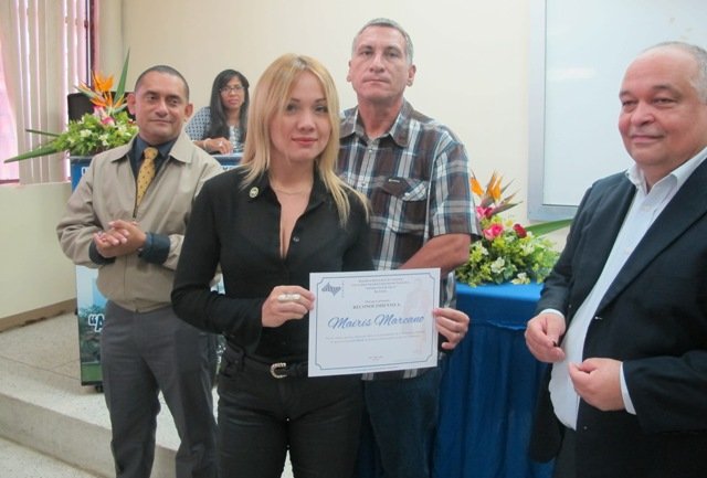Mairis Marcano (10 años de servicio)